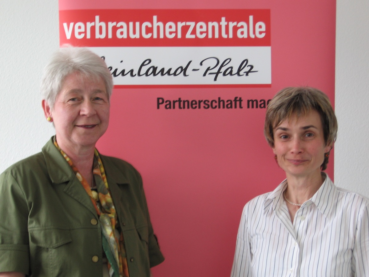 Porträtbilder zweier Frauen.