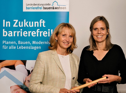 Petra Ruß und Christiane Grüne bei Staffelstab-Übergabe