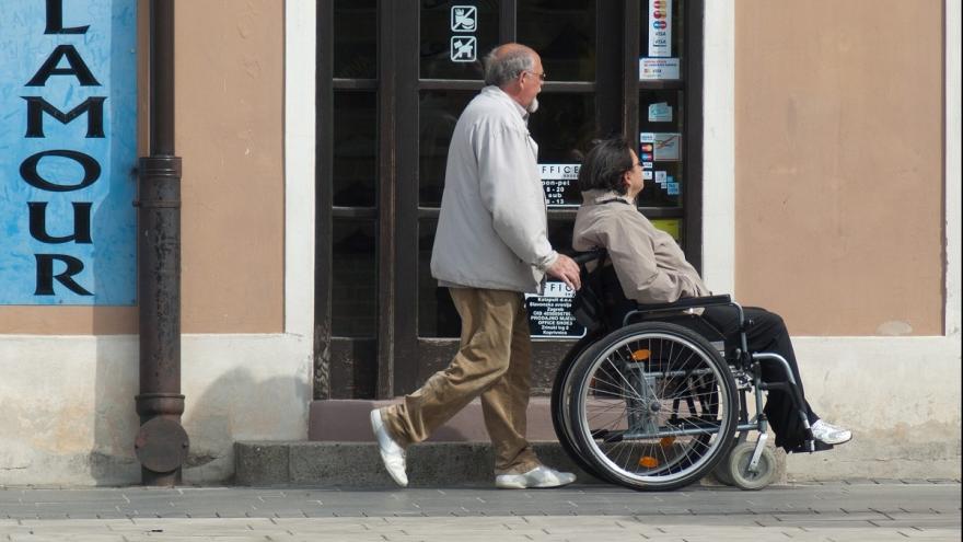 Pflegende Rentner und Rentnerinnen können eine Flexi-Rente beantragen