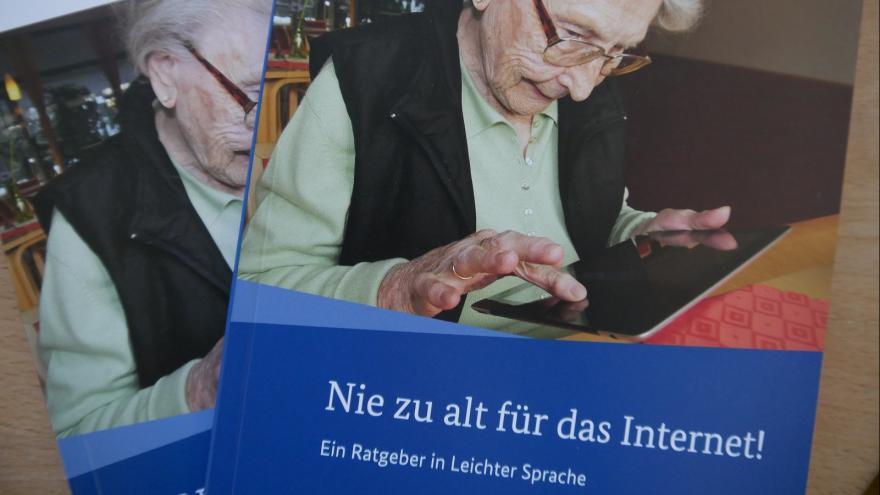 Broschüre Nie zu alt fürs Internet in Leichter Sprache