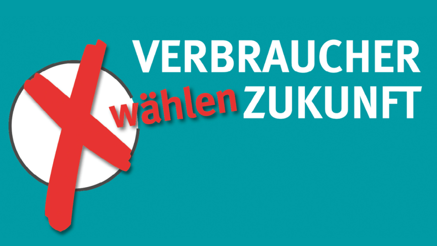 Ein Kreuz wie bei einem Wahlzettel vor blauem Hintergrund.