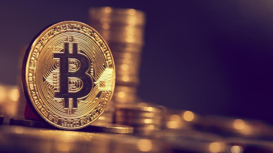 Bitcoins aufgestapelt.