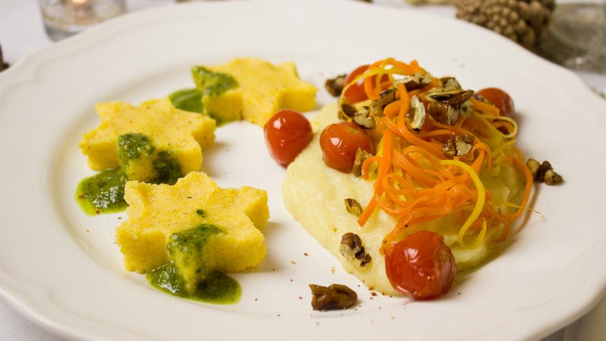 Ein Teller mit einem vegetarischen Gericht.