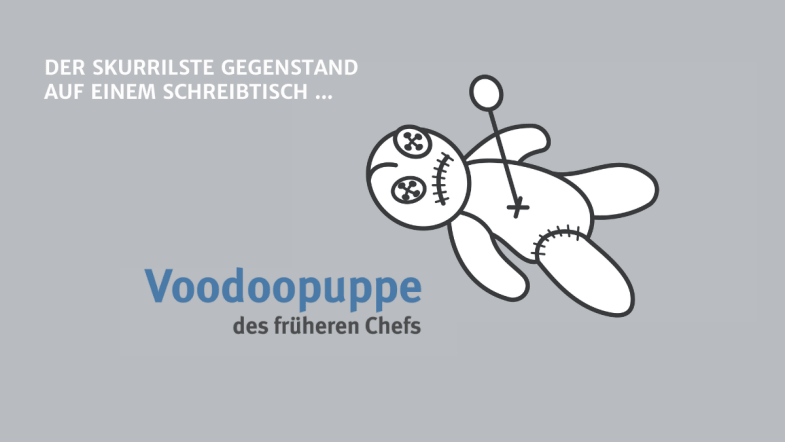 Eine lila Folie mit einer gemalten Voodoopuppe.