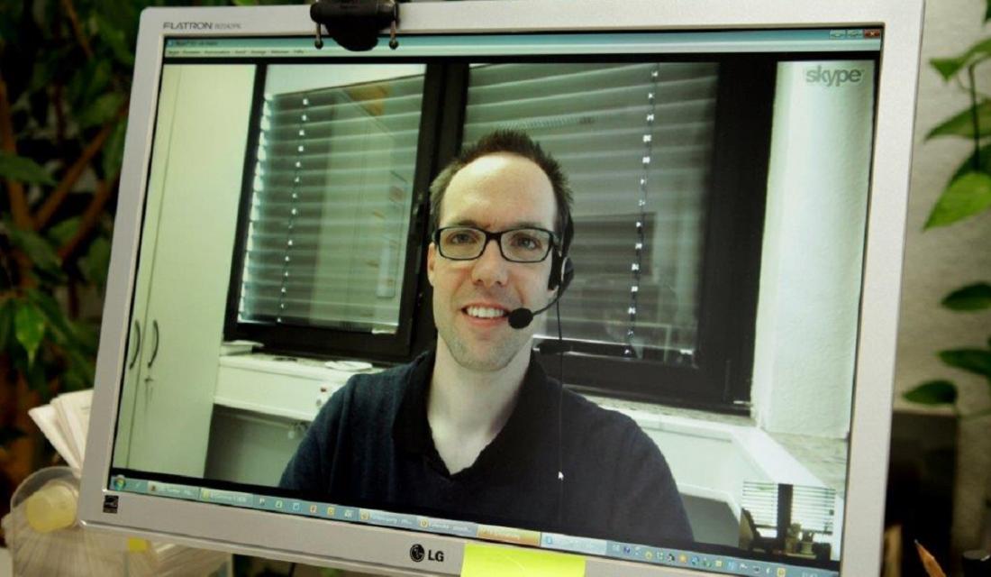 Dank Webinar dem Vortrag von zu Hause aus folgen.