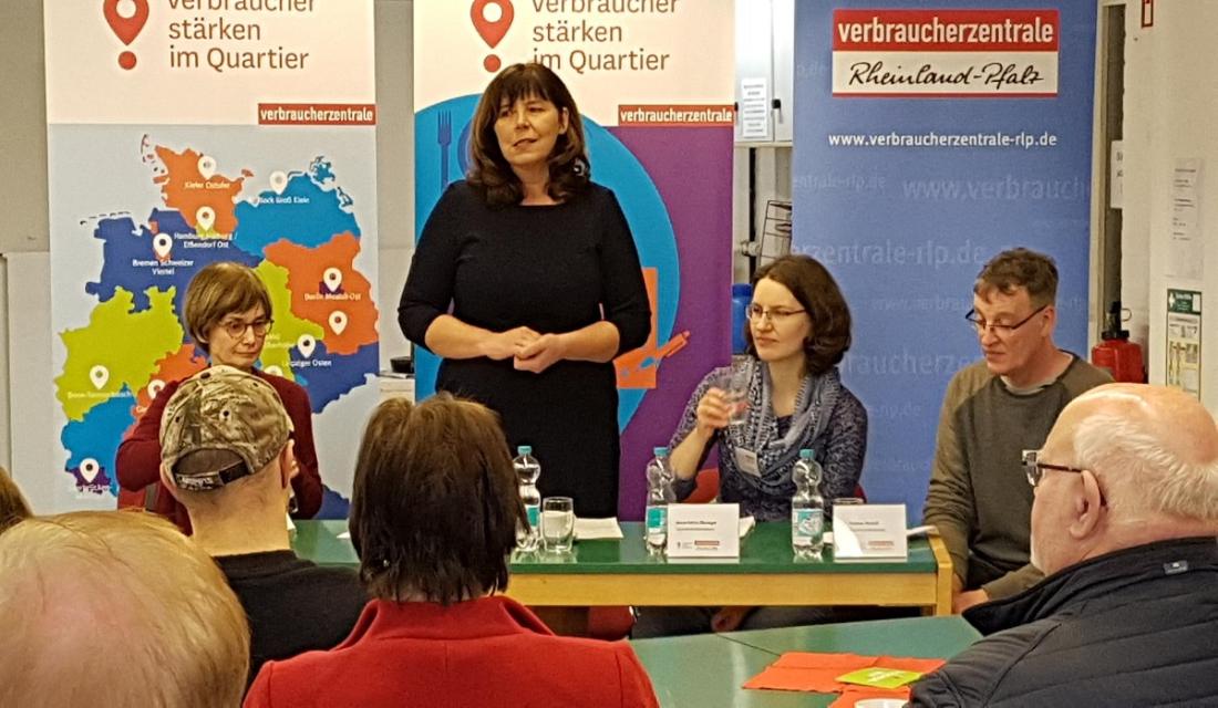 Oberbürgermeisterin Jutta Steinruck spricht.